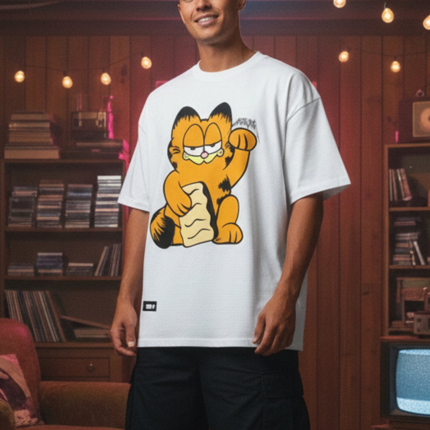 LASAGNA CAT // OVERSIZED WHITE TEE